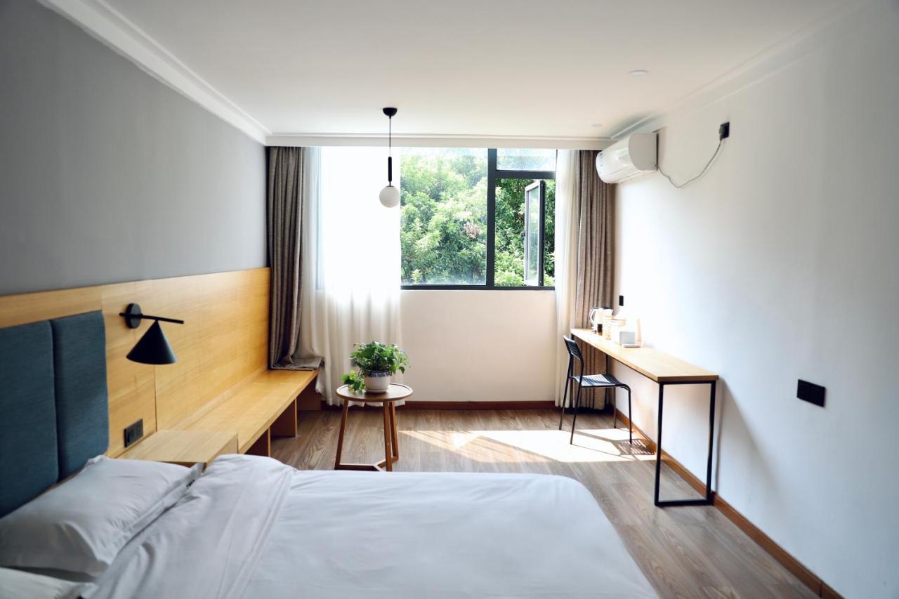 Travel Light Inn Guilin Bagian luar foto