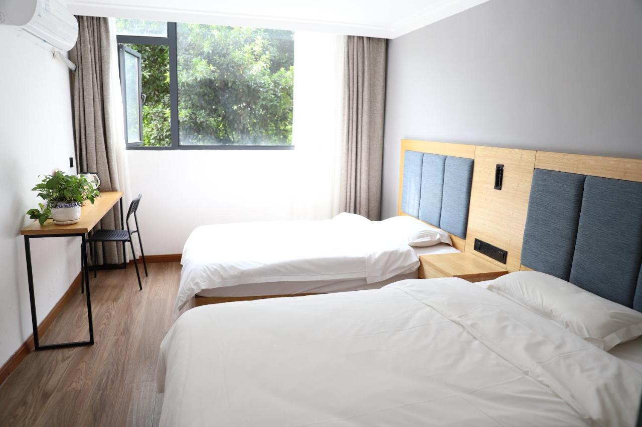 Travel Light Inn Guilin Bagian luar foto