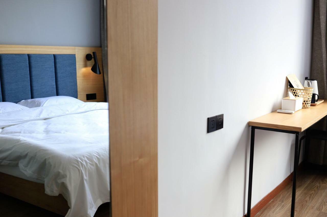 Travel Light Inn Guilin Bagian luar foto